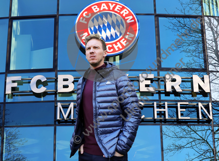 12.03.2023, FC Bayern Muenchen  

Hier nur Vorschaubilder !